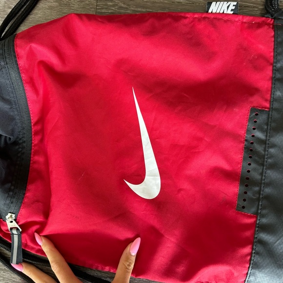 Nike Cherry Red Drawstring Bag - Picture 2 of 9